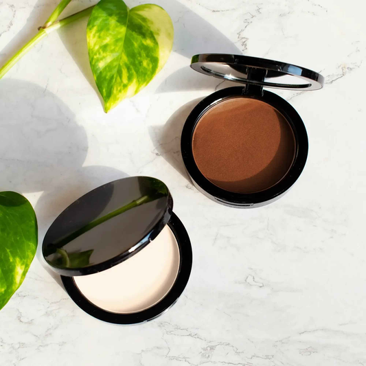 Dual Blend Powder Foundation in Ecru for a Flawless Finish